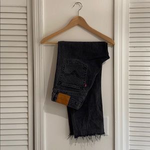 Levi’s Wedgie Fit in gray wash!